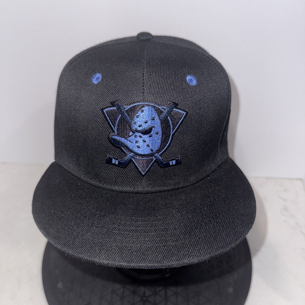Anaheim Mighty Ducks 30th Anniversary sixth man blk Snapback hocky hat